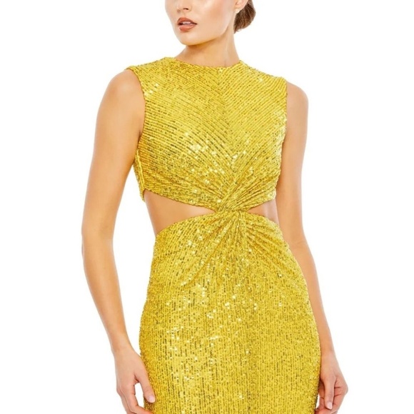 NWT Ieena for Mac Duggal Sequin Front Twist Cut Out Sheath Dress - size 0 NWT Ieena for Mac Duggal Sequin Front Twist Cut Out Sheath Dress - size 0